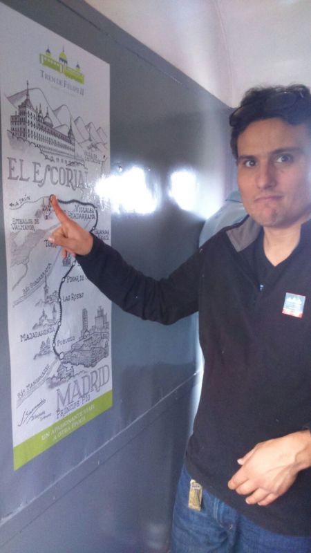 Interior del vagón con los participantes acomodados