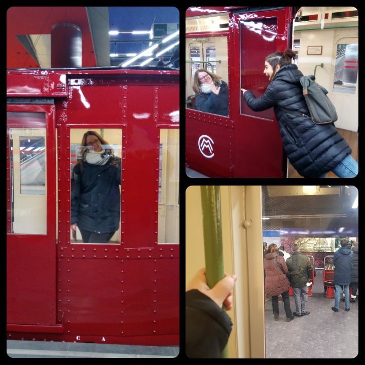 Participantes interactuando en un espacio público