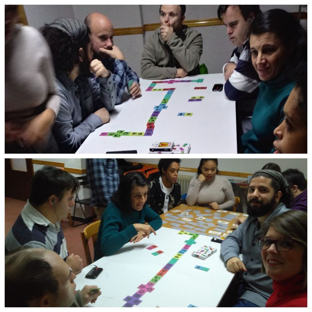 Personas interactuando durante una actividad organizada