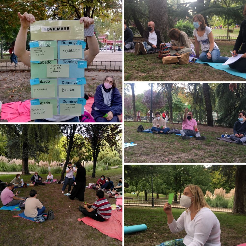 Grupo celebrando un momento especial o significativo