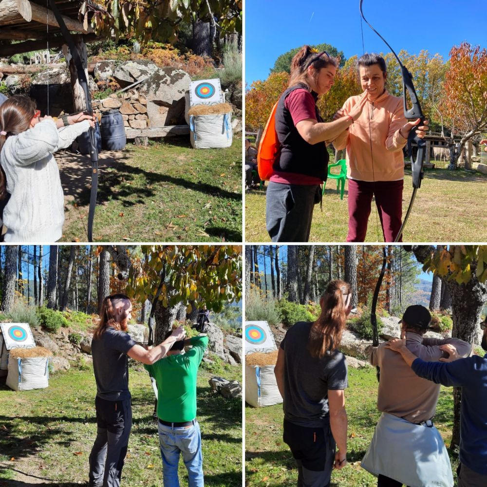 Grupo compartiendo momentos de ocio en el alojamiento rural